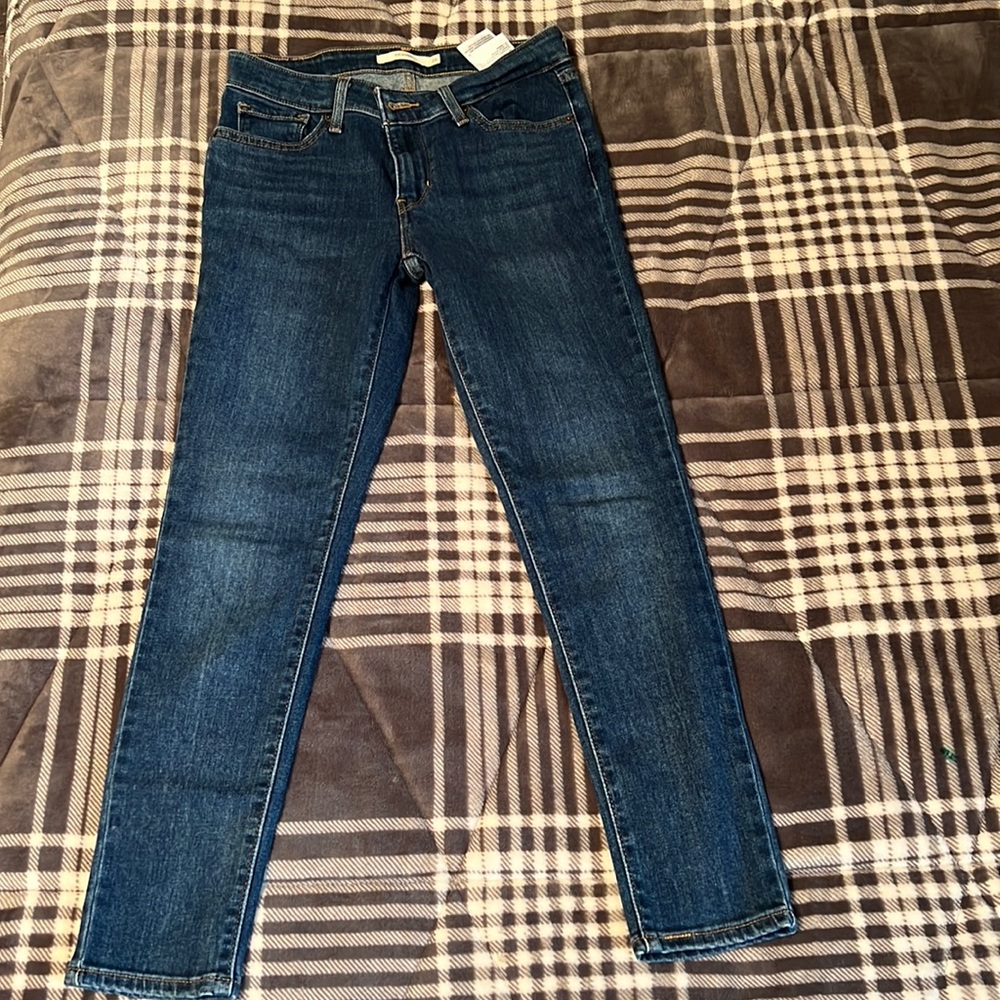 HP!! 🎉Levi 711 skinny jeans